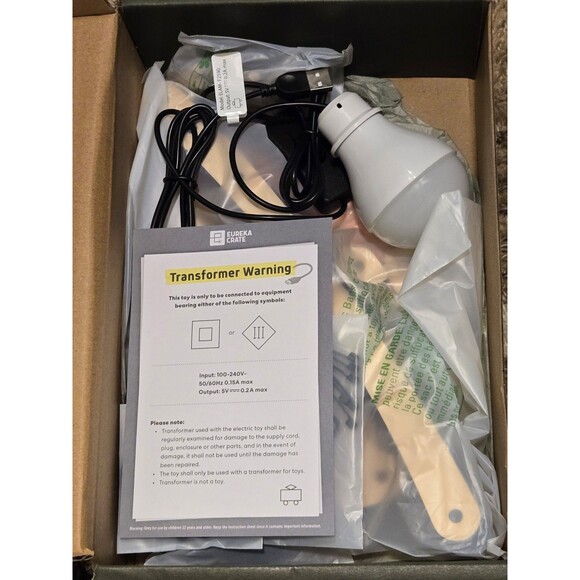 NIB Kiwi Co Eureka Kit Build Your Own Articulated Desk lamp Building Kit - Picture 3 of 4